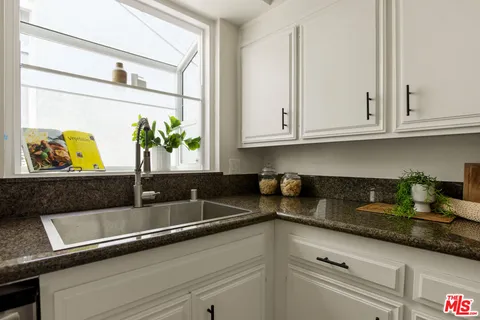 $799,000 | 5100 Riverton Avenue, Unit 9, North Hollywood, CA 91601