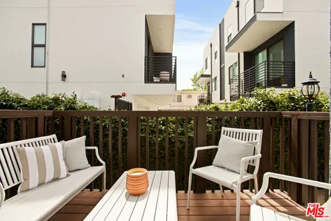 $799,000 | 5100 Riverton Avenue, Unit 9, North Hollywood, CA 91601