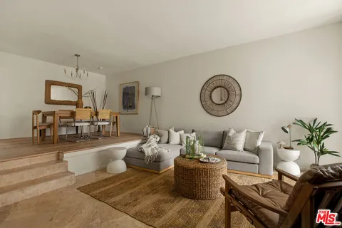 $799,000 | 5100 Riverton Avenue, Unit 9, North Hollywood, CA 91601