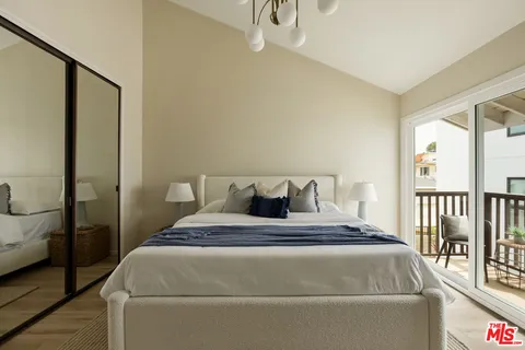 $799,000 | 5100 Riverton Avenue, Unit 9, North Hollywood, CA 91601