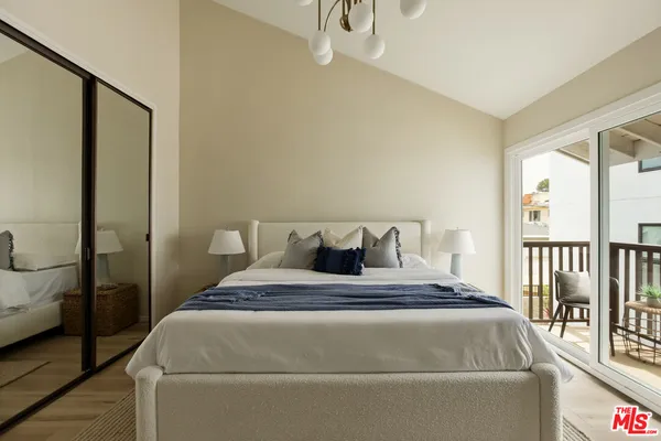 $799,000 | 5100 Riverton Avenue, Unit 9, North Hollywood, CA 91601