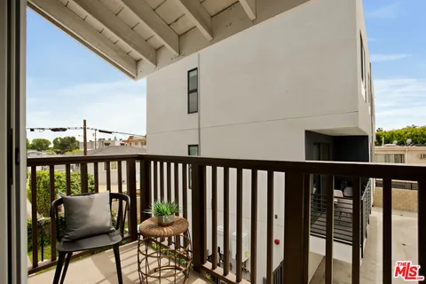$799,000 | 5100 Riverton Avenue, Unit 9, North Hollywood, CA 91601