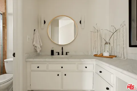 $799,000 | 5100 Riverton Avenue, Unit 9, North Hollywood, CA 91601