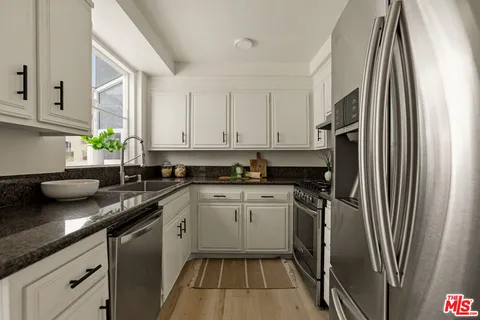 $799,000 | 5100 Riverton Avenue, Unit 9, North Hollywood, CA 91601