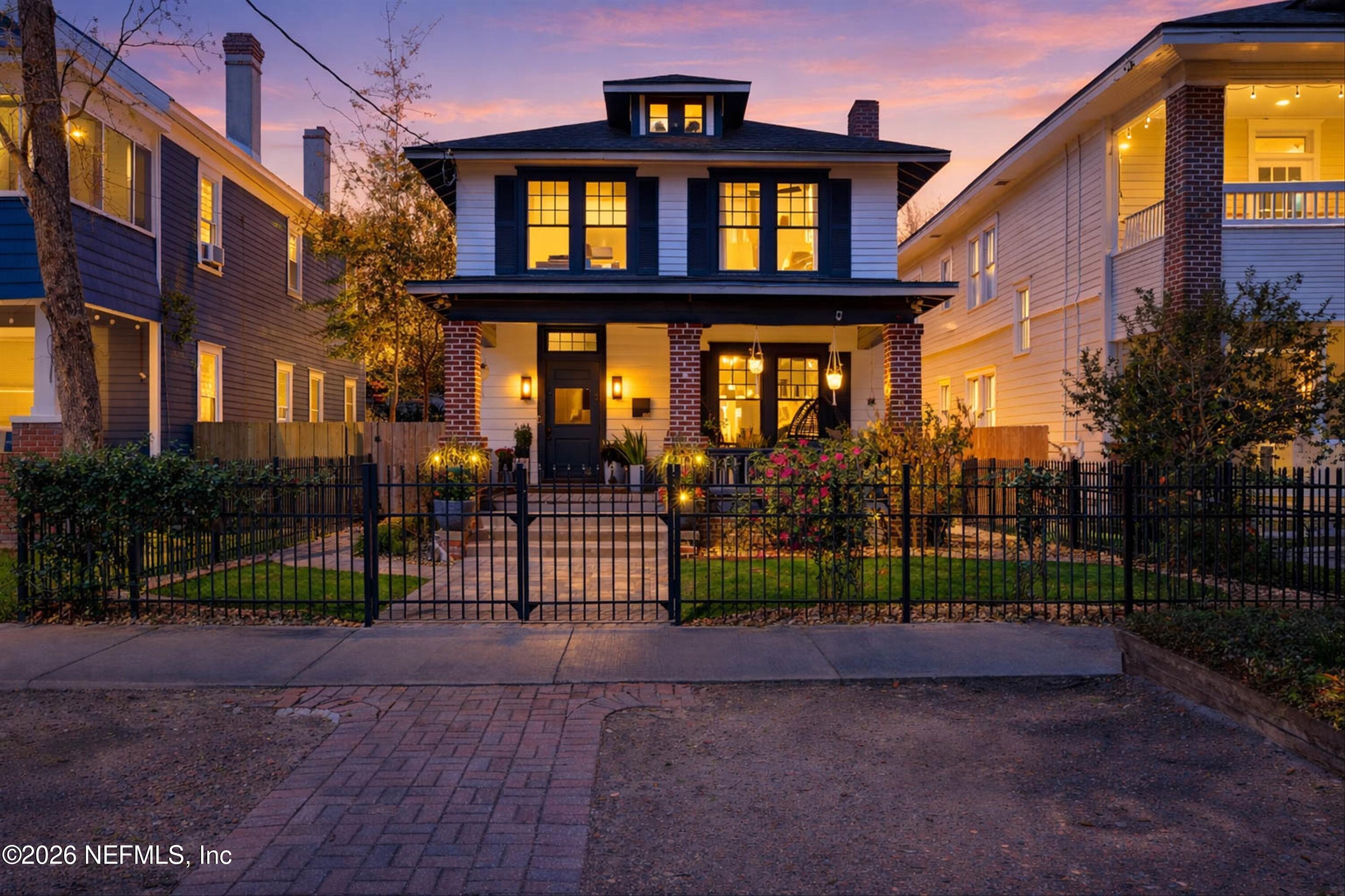 2221 Post Street Jacksonville, FL 32204 - Photo 2 of 48 Twilight Front