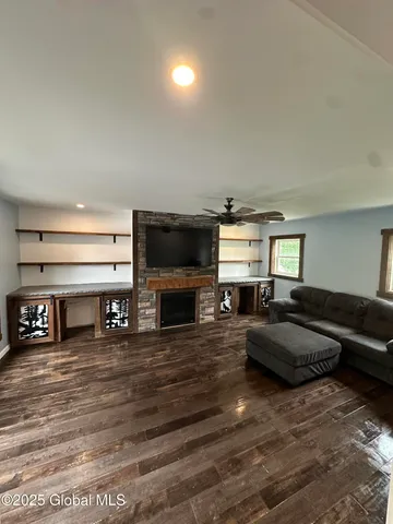 $310,000 | 30 Penny Lane, Sand Lake, NY 12018