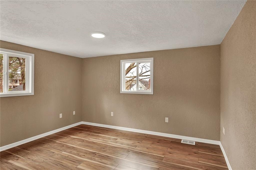 7314 Shannon Road Verona, PA 15147 - Photo 14 of 20 Gallery Image 14