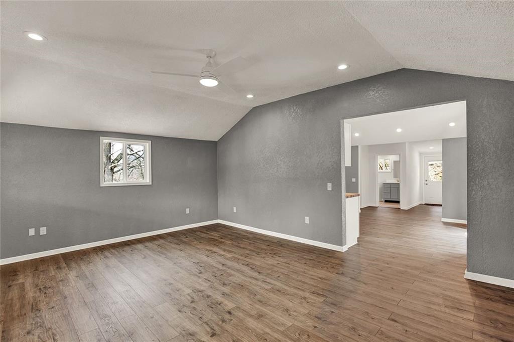 7314 Shannon Road Verona, PA 15147 - Photo 5 of 20 Gallery Image 5