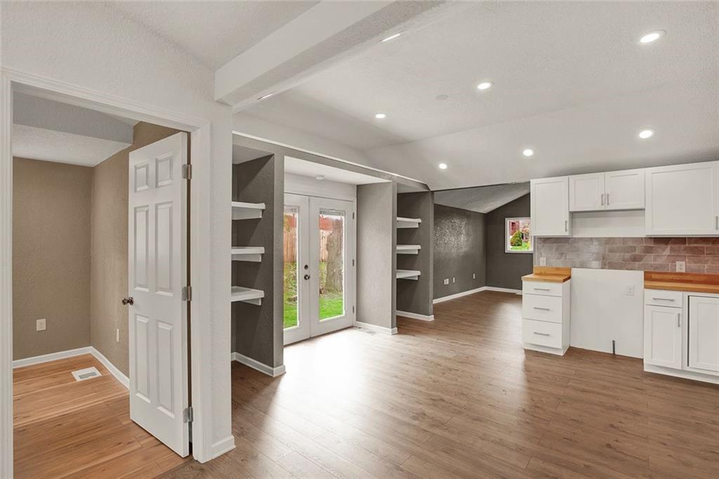7314 Shannon Road Verona, PA 15147 - Photo 8 of 20 Gallery Image 8