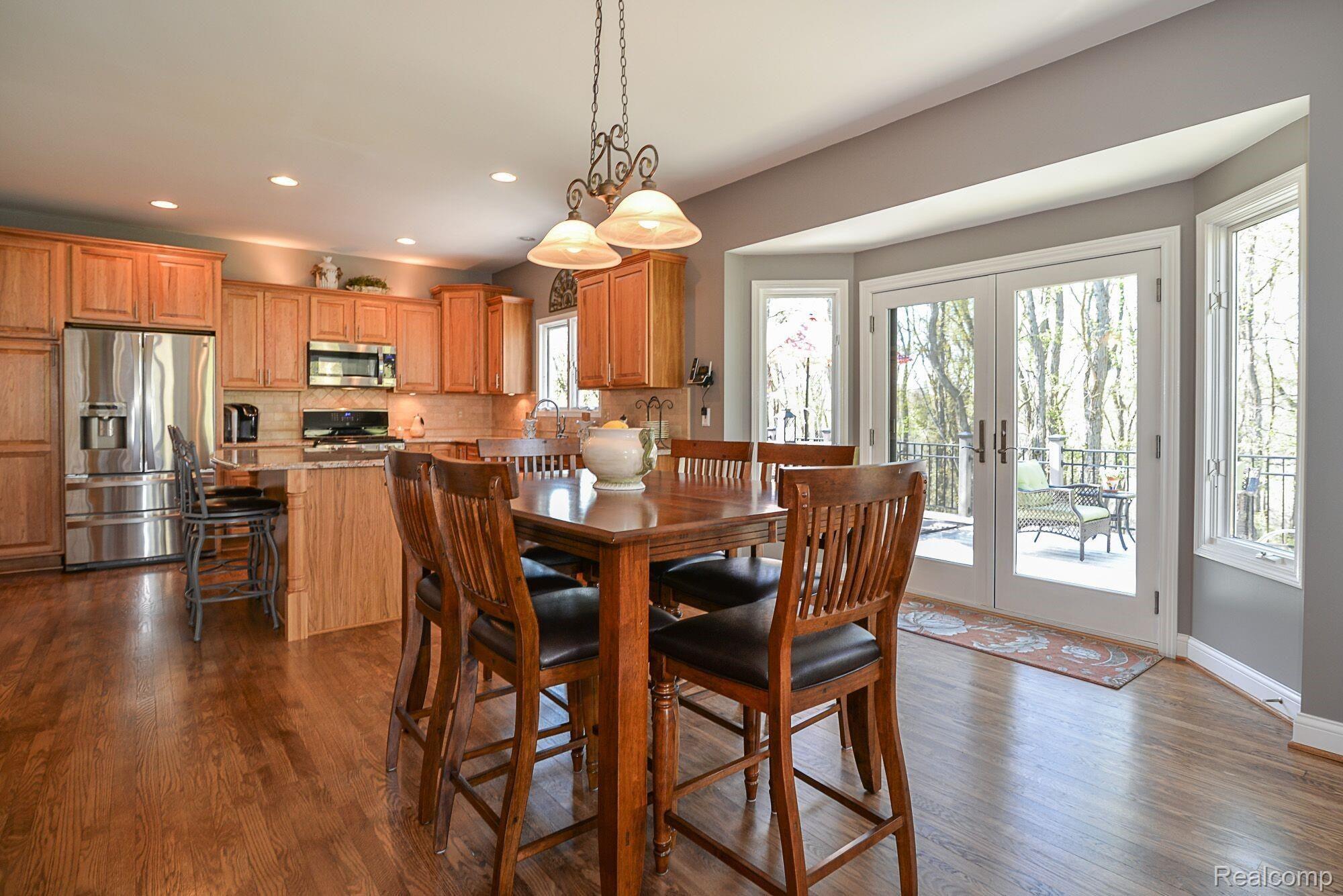 10161 Silver Lake Road Brighton, MI 48116 - Photo 10 of 38 Kitchen