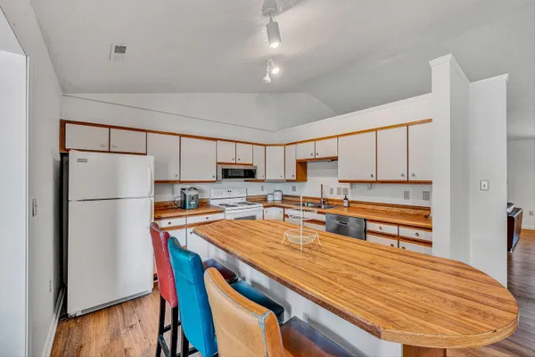 $414,950 | 3721 Chaparral Drive, Roanoke, VA 24018