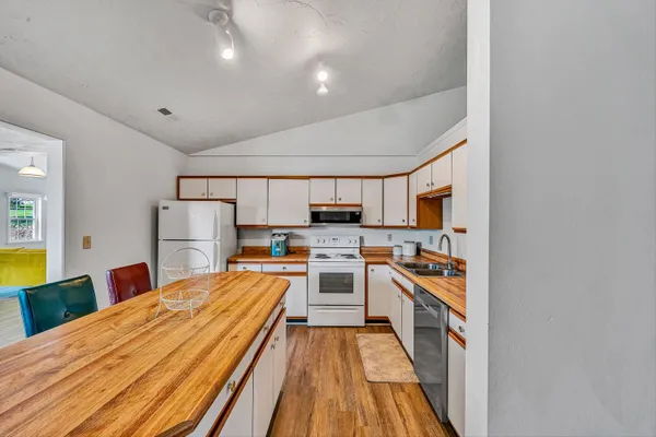 $414,950 | 3721 Chaparral Drive, Roanoke, VA 24018