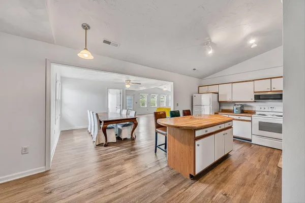 $414,950 | 3721 Chaparral Drive, Roanoke, VA 24018