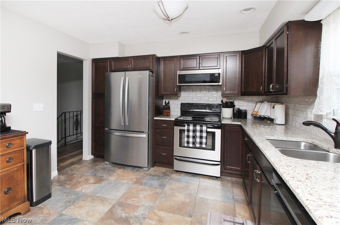3174 Rohrer Road Wadsworth, OH 44281 - Photo 7 of 25 New Cabinets!