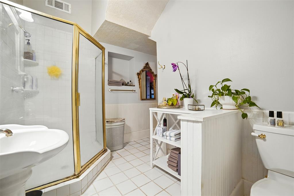 504 South Main Street Lockhart, TX 78644 - Photo 30 of 40