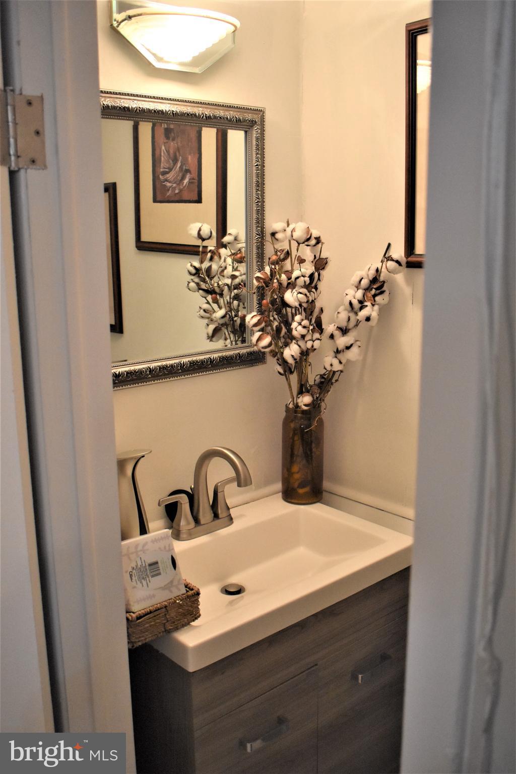 2742 West Country Club Road Philadelphia, PA 19131 - Photo 22 of 23 Powder Room (Lower Level)