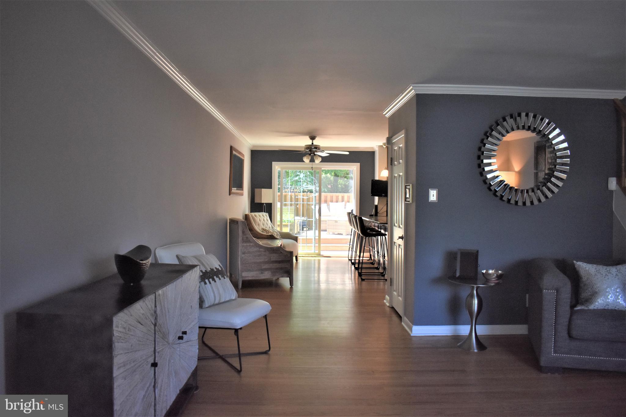 2742 West Country Club Road Philadelphia, PA 19131 - Photo 6 of 23 Living Room