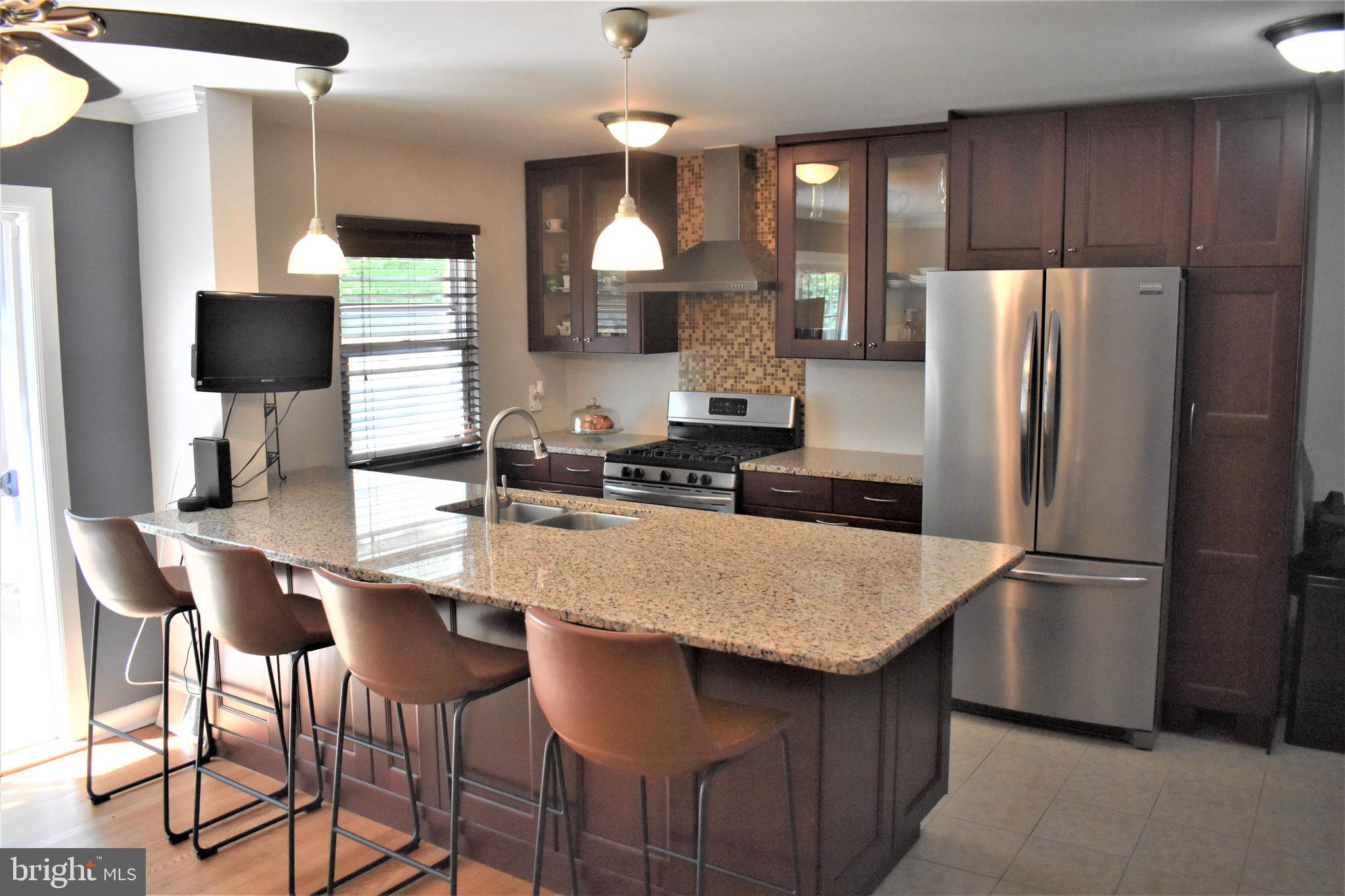 2742 West Country Club Road Philadelphia, PA 19131 - Photo 8 of 23 Kitchen