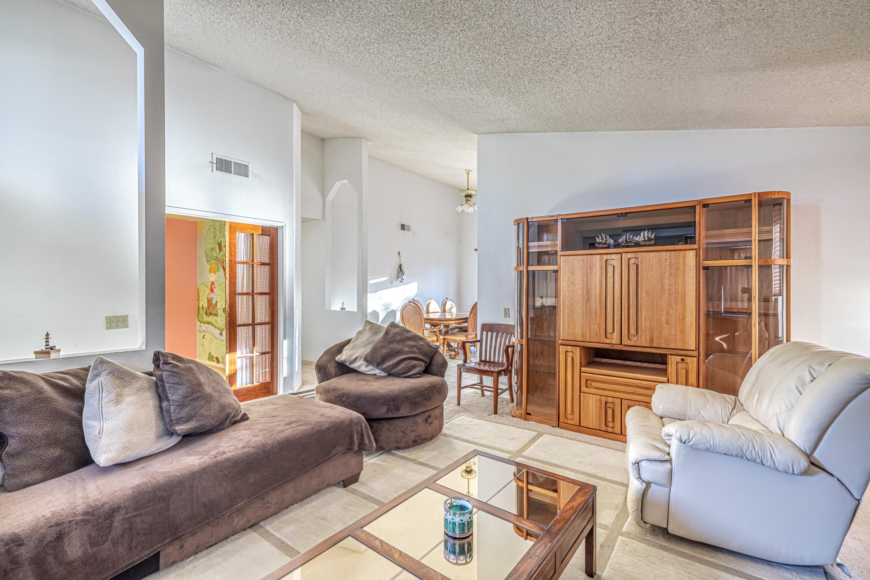 44052 Ruthron Avenue Lancaster, CA 93536 - Photo 11 of 24 JMY_2864-HDR