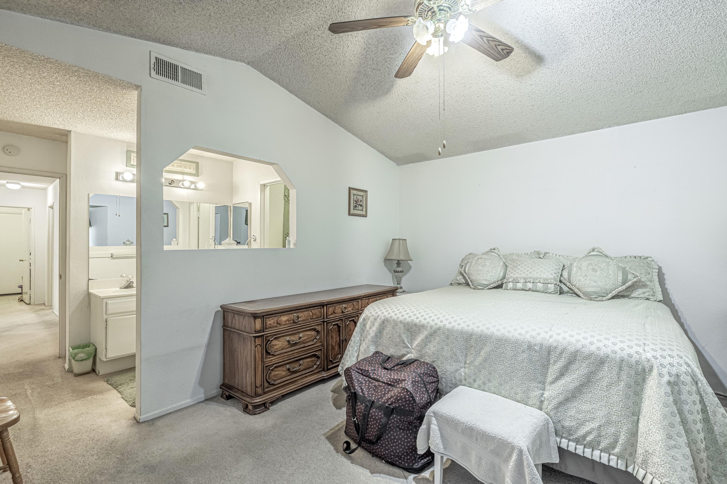 44052 Ruthron Avenue Lancaster, CA 93536 - Photo 12 of 24 Primary bedroom