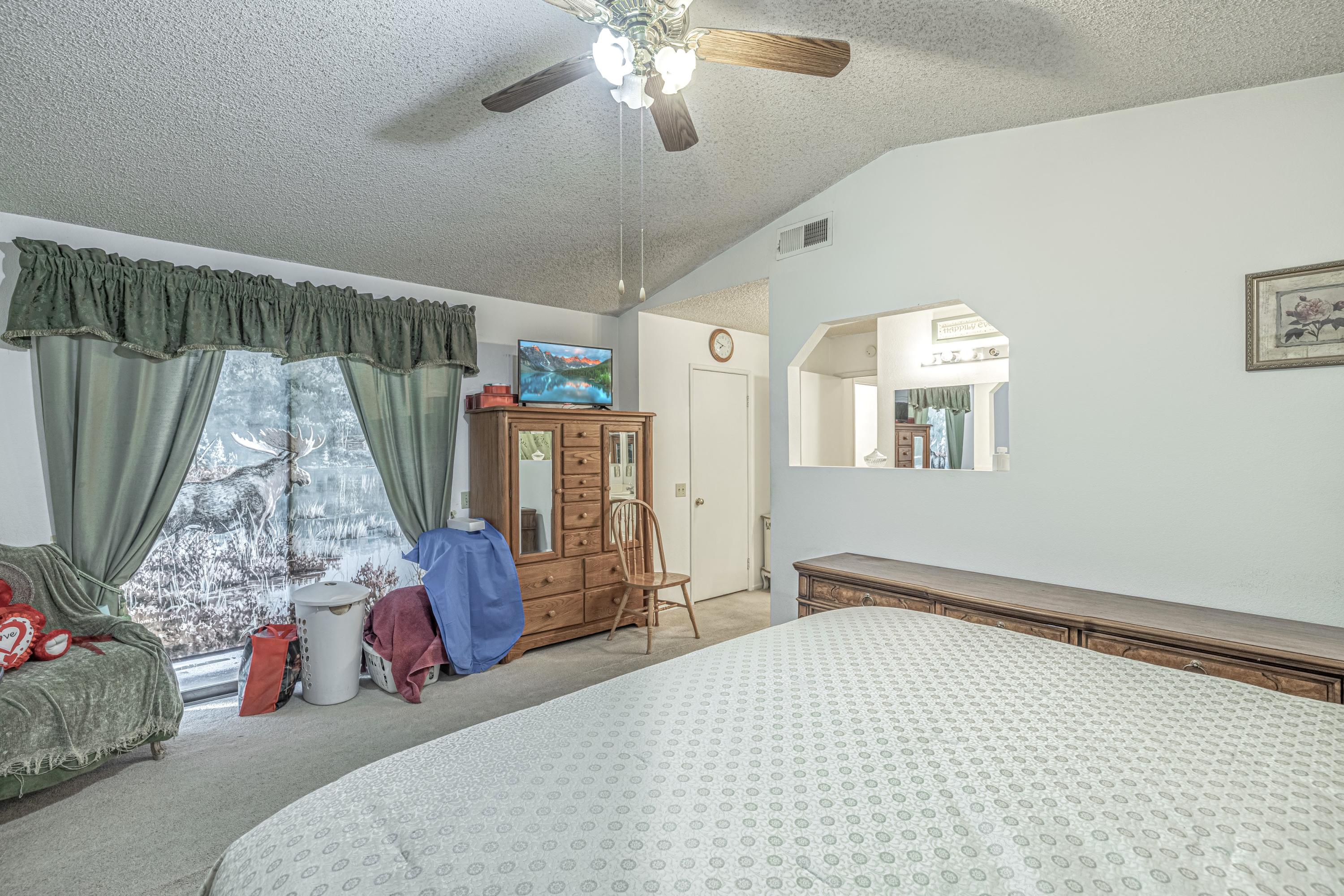 44052 Ruthron Avenue Lancaster, CA 93536 - Photo 13 of 24 JMY_2945-HDR-Edit