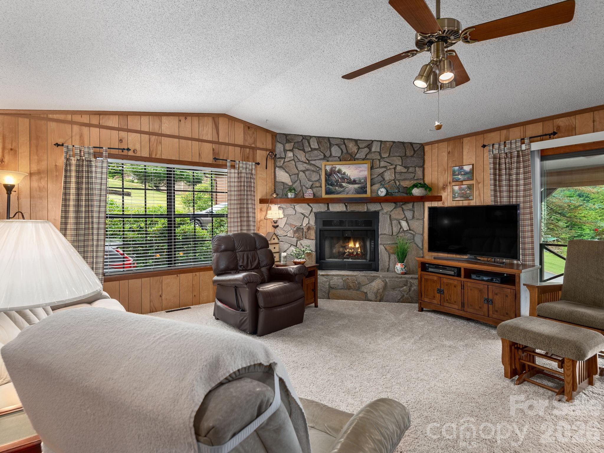 85 Hillcrest Road Maggie Valley, NC 28751 - Photo 4 of 25