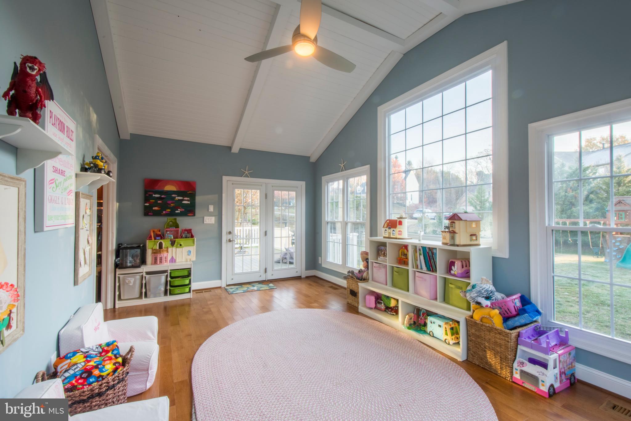 3209 Magnolia Ridge Road Annapolis, MD 21403 - Photo 17 of 106 Sunroom Has Lovely Views Of The Backyard