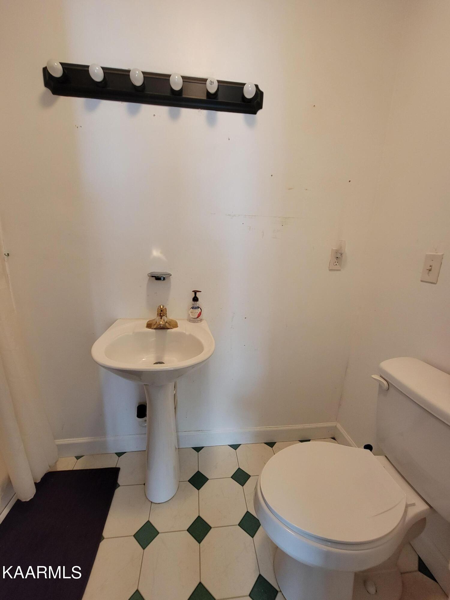 262 Calhoun Road La Follette, TN 37766 - Photo 20 of 25 Calhoun24