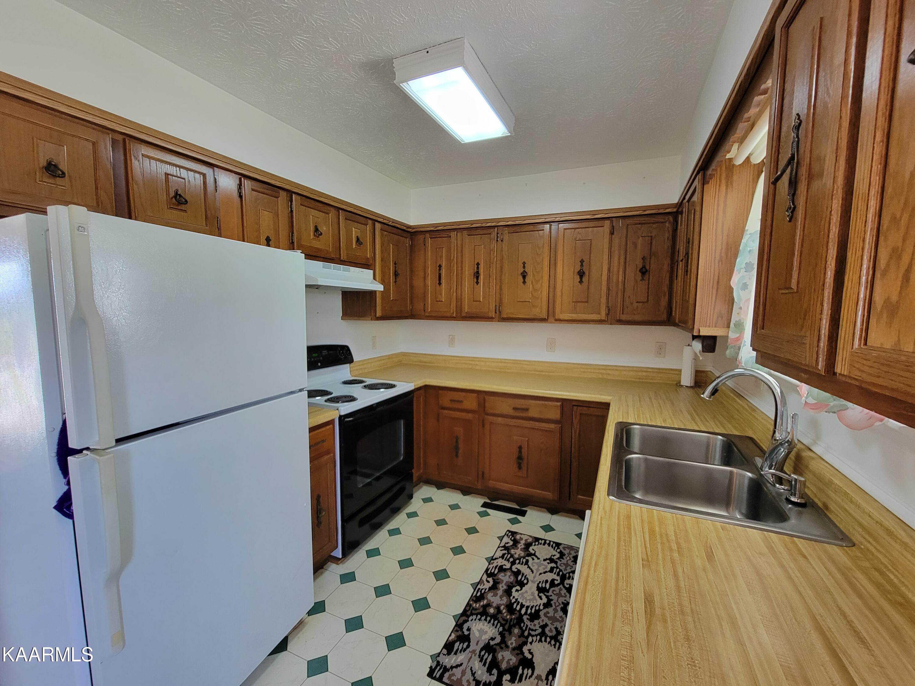 262 Calhoun Road La Follette, TN 37766 - Photo 10 of 25 Calhoun10