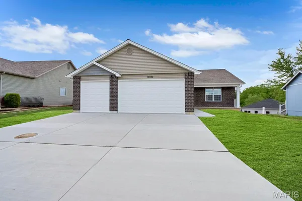 $355,000 | 10454 Fairway Drive, Unit 159, Foristell, MO 63348