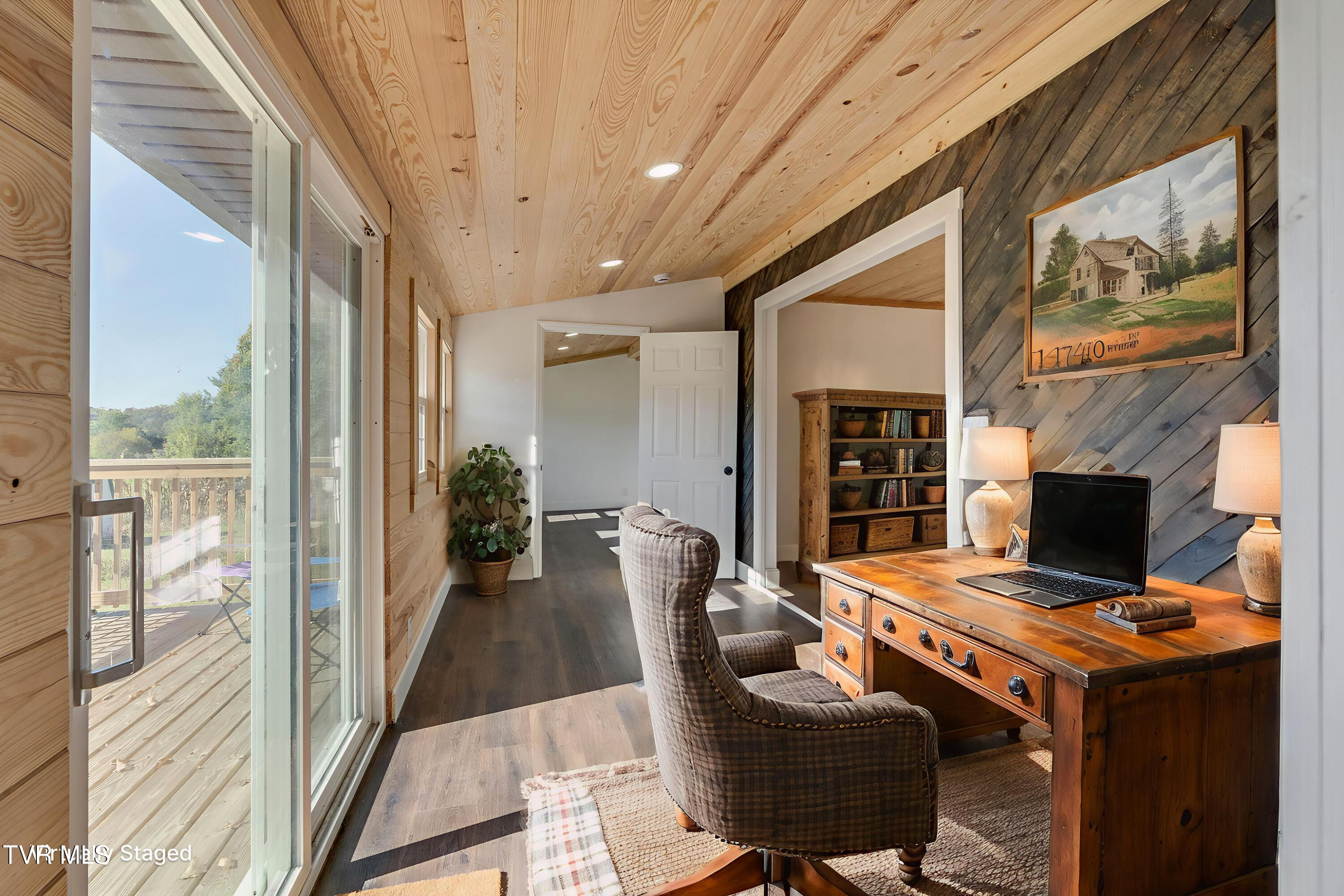 292 Main Street Piney Flats, TN 37686 - Photo 13 of 35 012 - Home Office - Farmhouse - 11