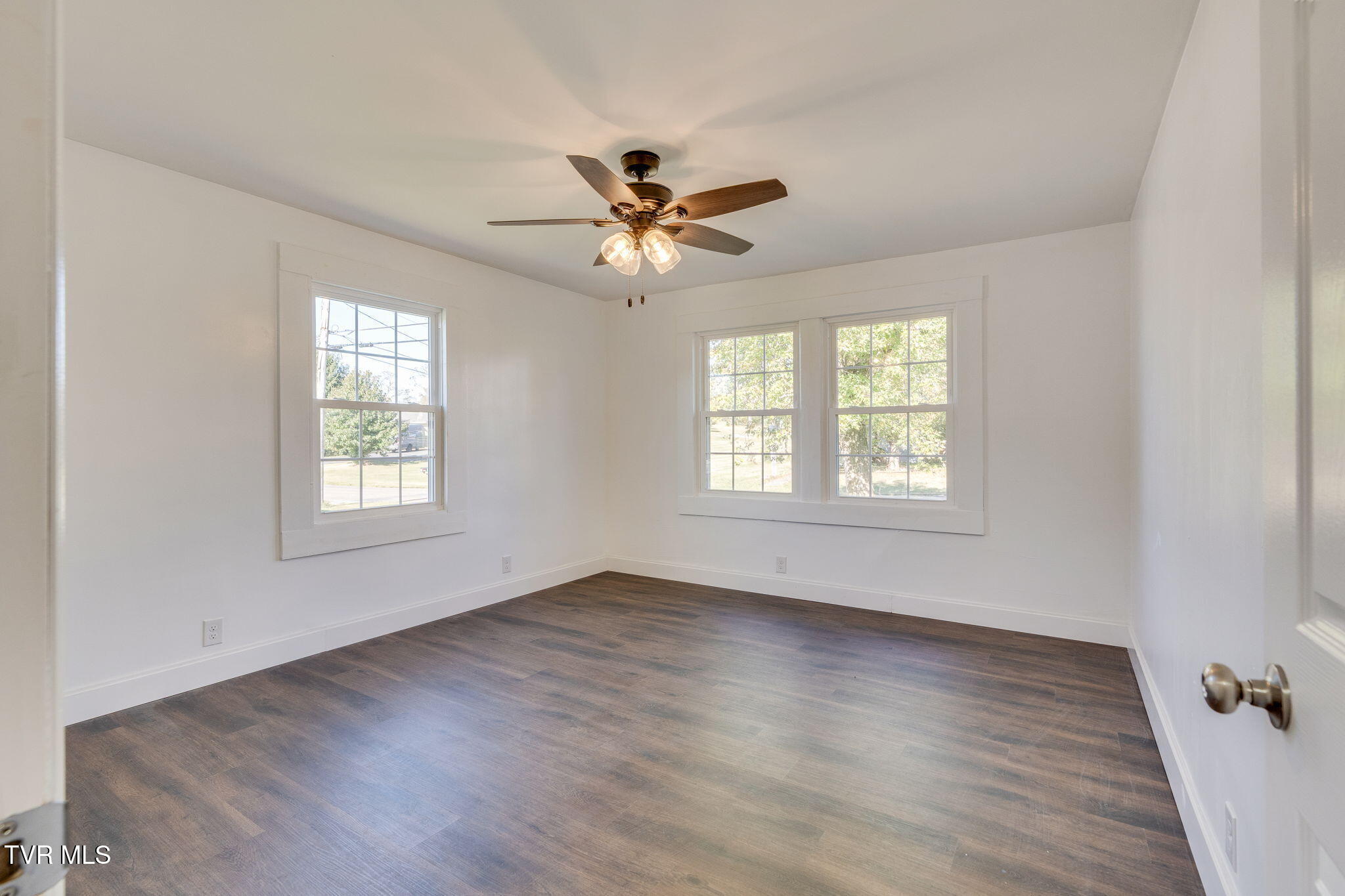 292 Main Street Piney Flats, TN 37686 - Photo 18 of 35 016