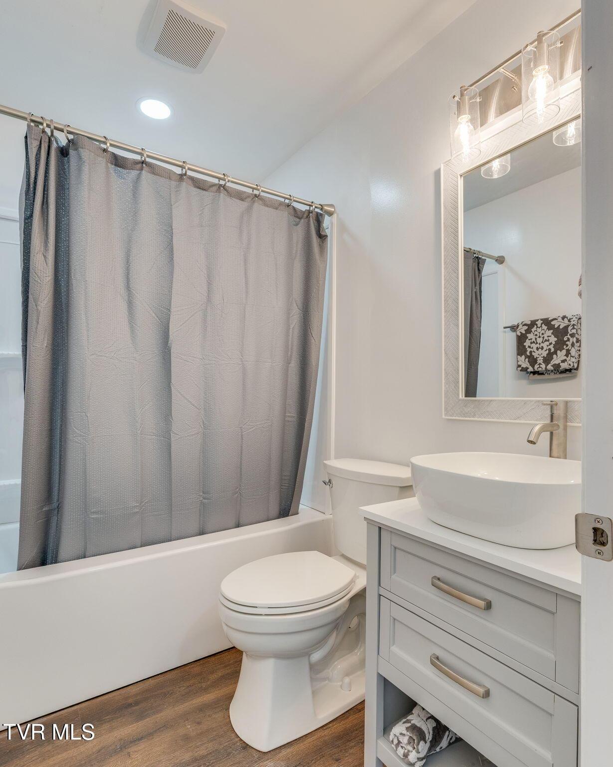 292 Main Street Piney Flats, TN 37686 - Photo 21 of 35 018