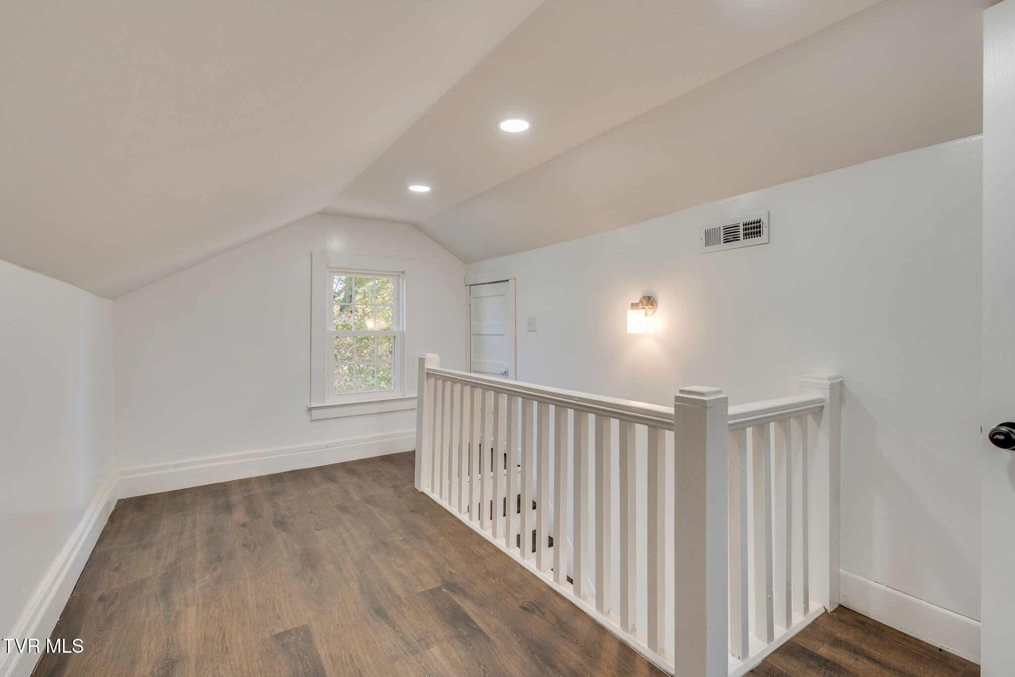 292 Main Street Piney Flats, TN 37686 - Photo 23 of 35 020