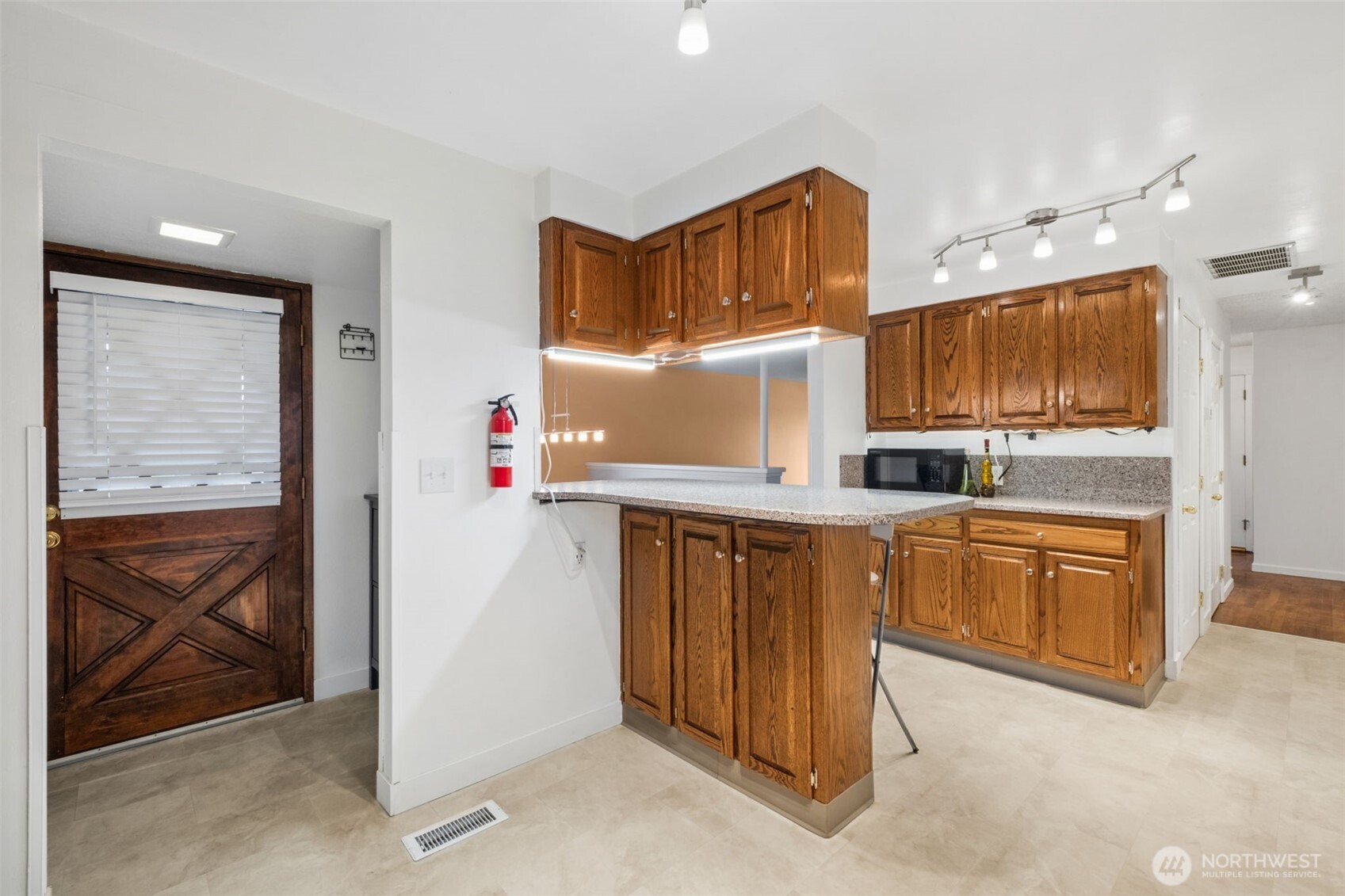 14204 12th Avenue Southwest Burien, WA 98166 - Photo 13 of 31