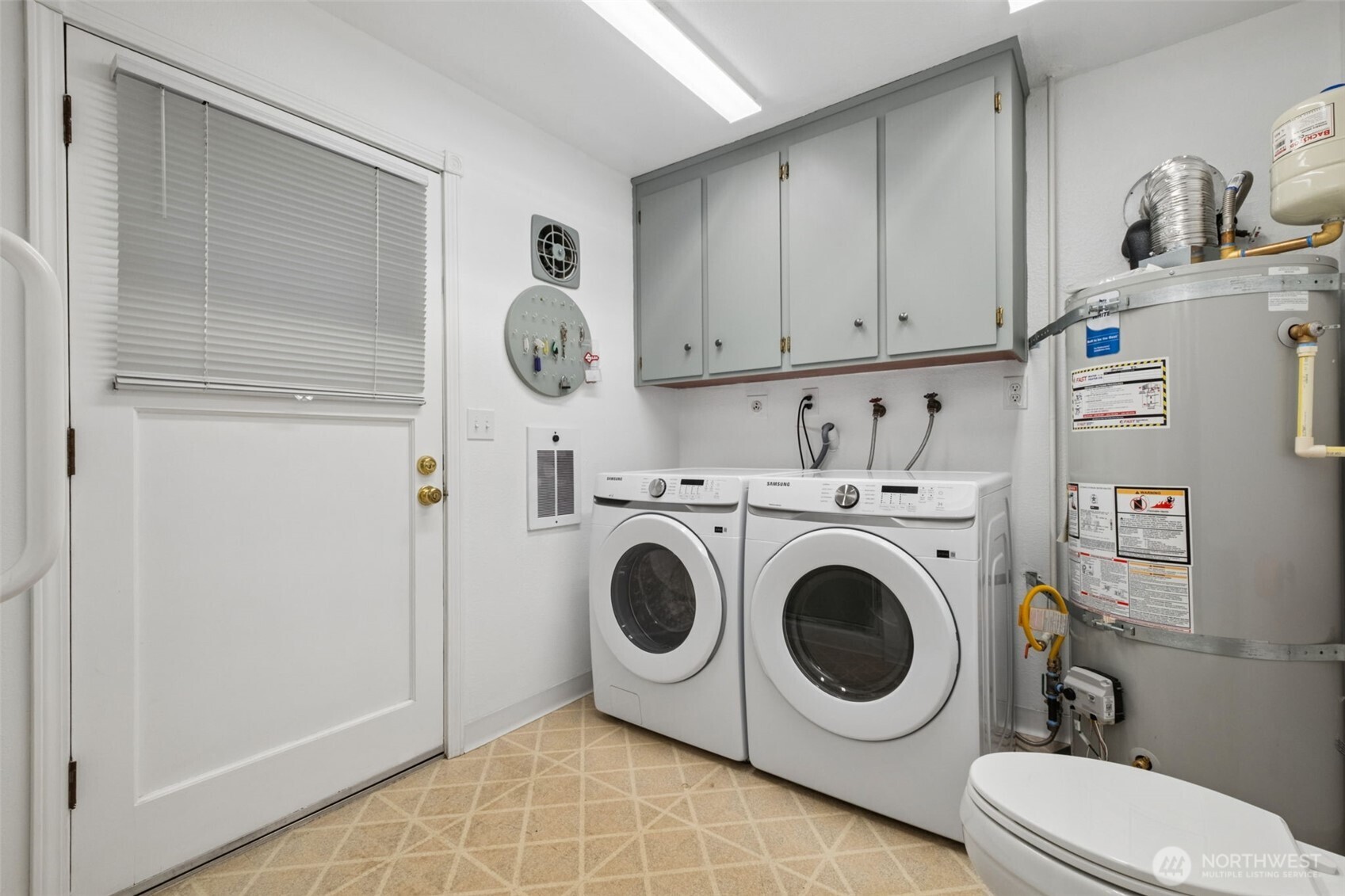 14204 12th Avenue Southwest Burien, WA 98166 - Photo 17 of 31