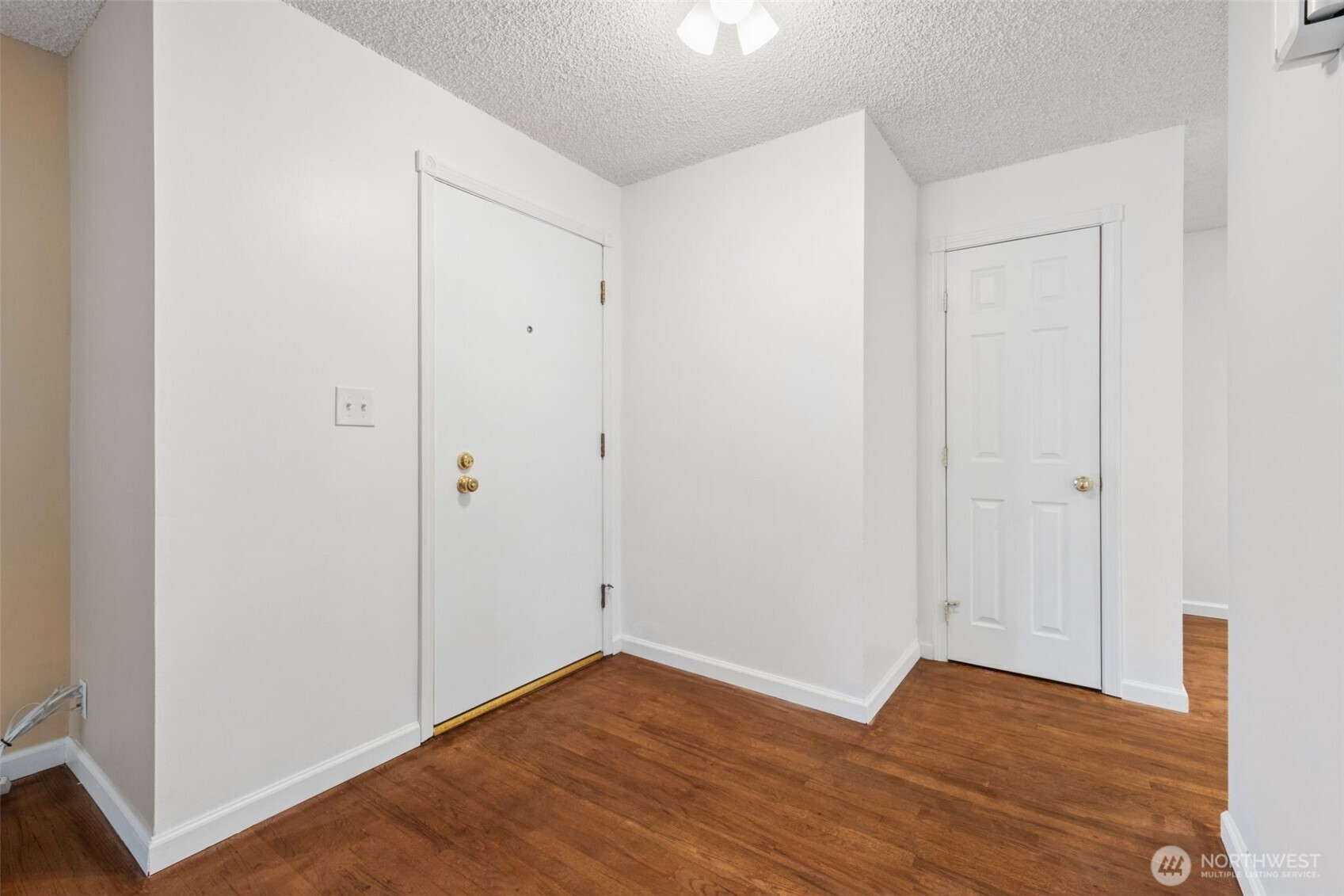 14204 12th Avenue Southwest Burien, WA 98166 - Photo 2 of 31