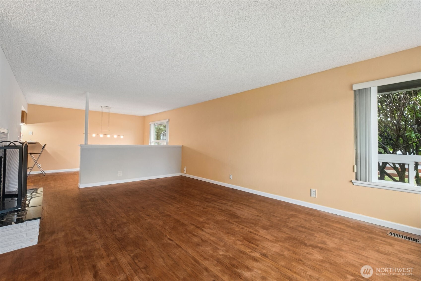 14204 12th Avenue Southwest Burien, WA 98166 - Photo 3 of 31