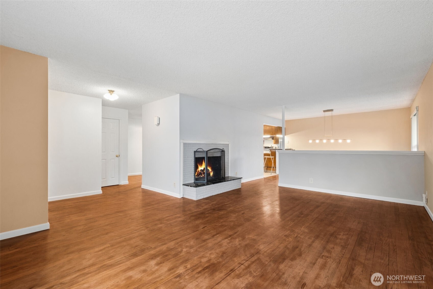 14204 12th Avenue Southwest Burien, WA 98166 - Photo 4 of 31