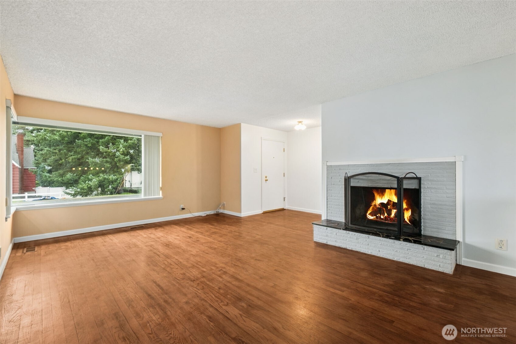 14204 12th Avenue Southwest Burien, WA 98166 - Photo 5 of 31