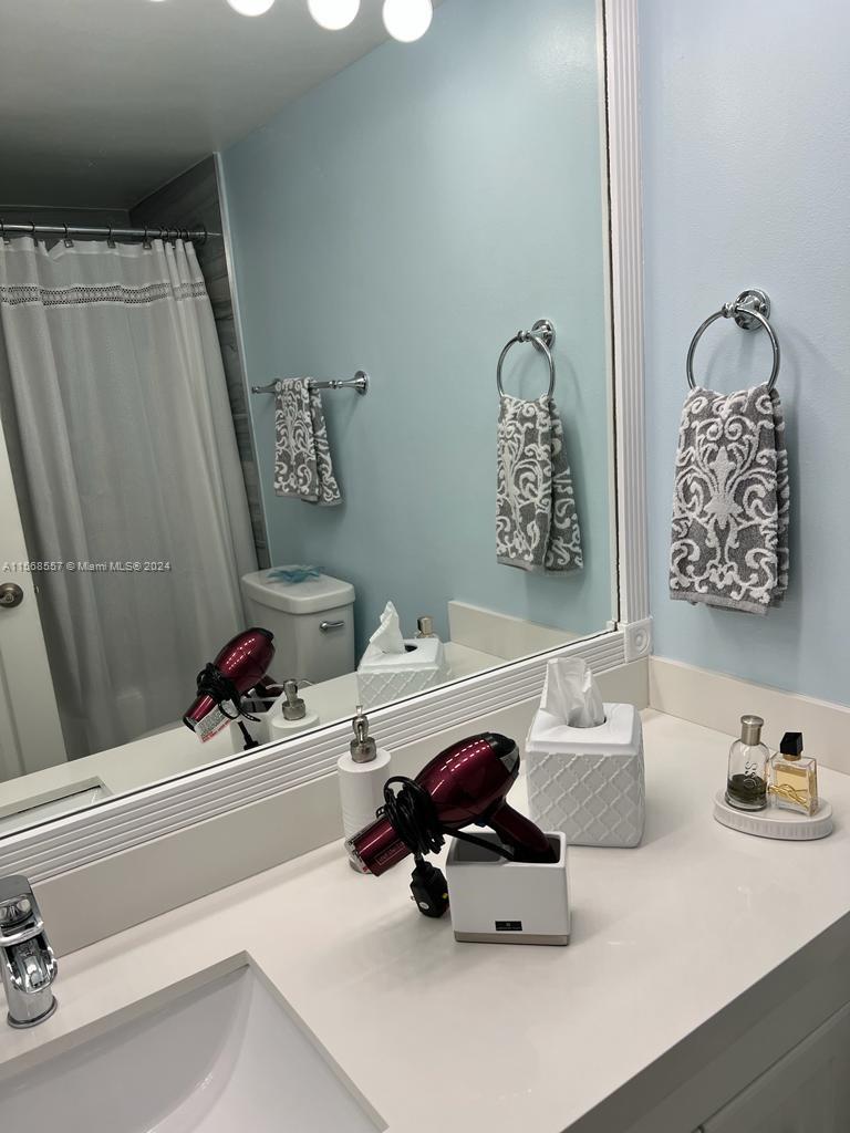 6770 Indian Creek Drive, Unit 5C Miami Beach, FL 33141 - Photo 17 of 29