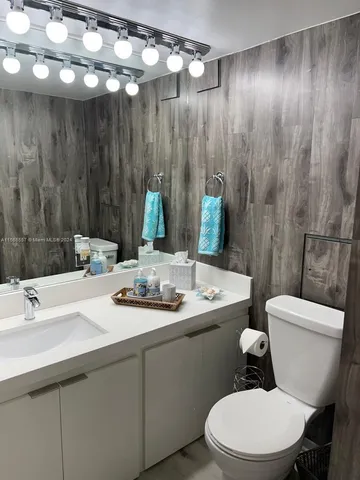 $3,500 | 6770 Indian Creek Drive, Unit 5C, Miami Beach, FL 33141