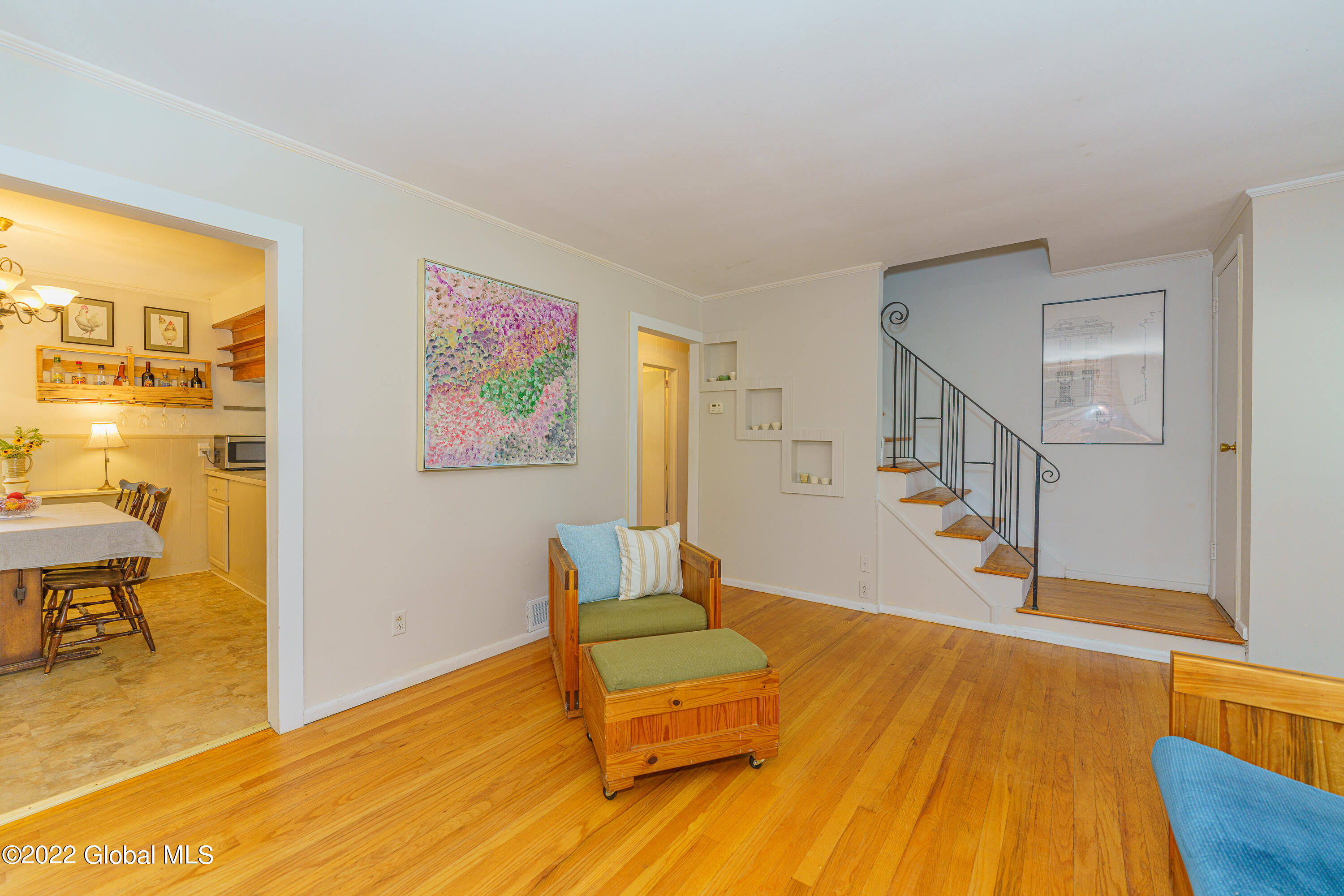 46 Southgate Road Colonie, NY 12211 - Photo 14 of 24 1 Livingroom 5