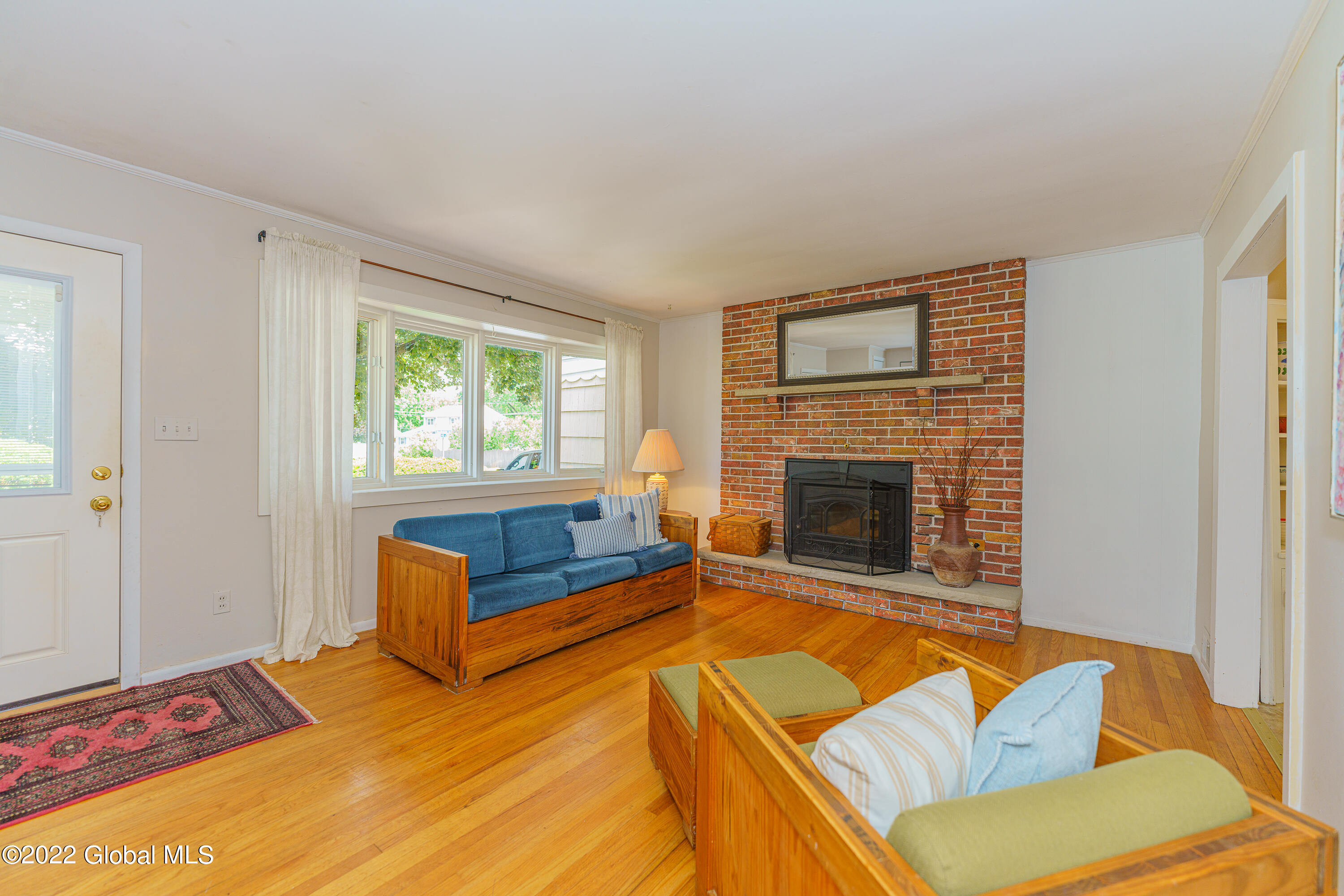 46 Southgate Road Colonie, NY 12211 - Photo 4 of 24 1 Livingroom 2