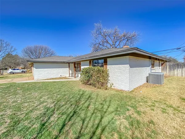 $305,000 | 4034 Brookhollow Drive, Abilene, TX 79605