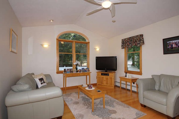 8 Makechnie Road Burlington, MA 01803 - Photo 8 of 30 Gallery Image 8