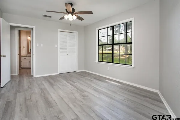 $350,000 | 17928 West Lakeview Drive, Troup, TX 75789