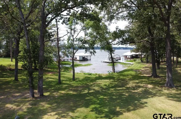 $350,000 | 17928 West Lakeview Drive, Troup, TX 75789