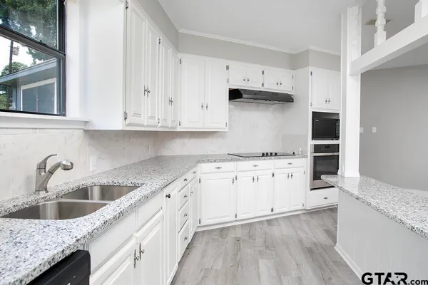 $350,000 | 17928 West Lakeview Drive, Troup, TX 75789