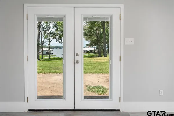 $350,000 | 17928 West Lakeview Drive, Troup, TX 75789